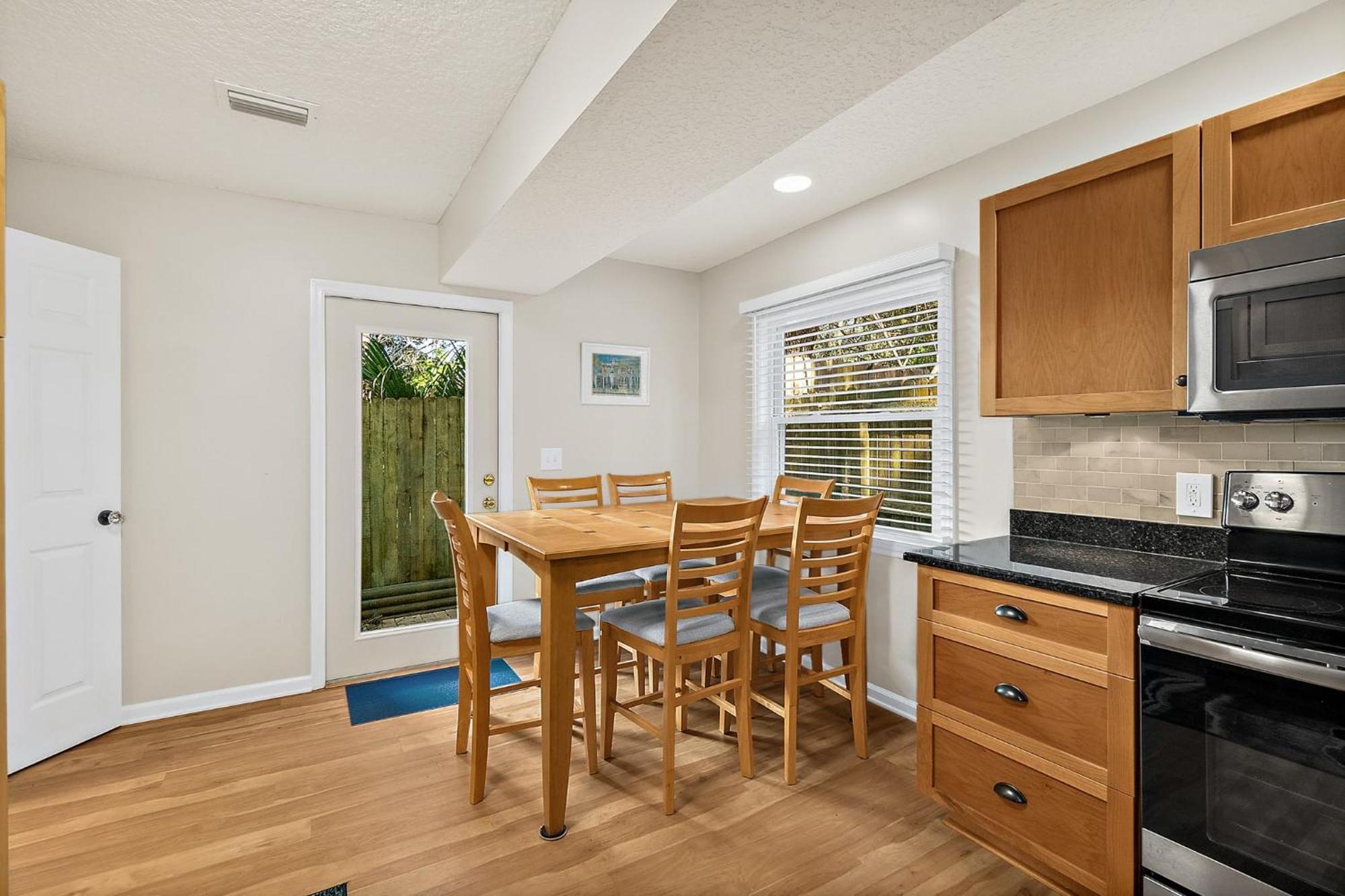 Вилла Fullerwood Park Retreat, 5 Min To Downtown, Sleeps 6 Сент-Огастин Экстерьер фото